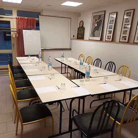 Logis Hotel - Les Paturelles Avesnelles Exteriör bild