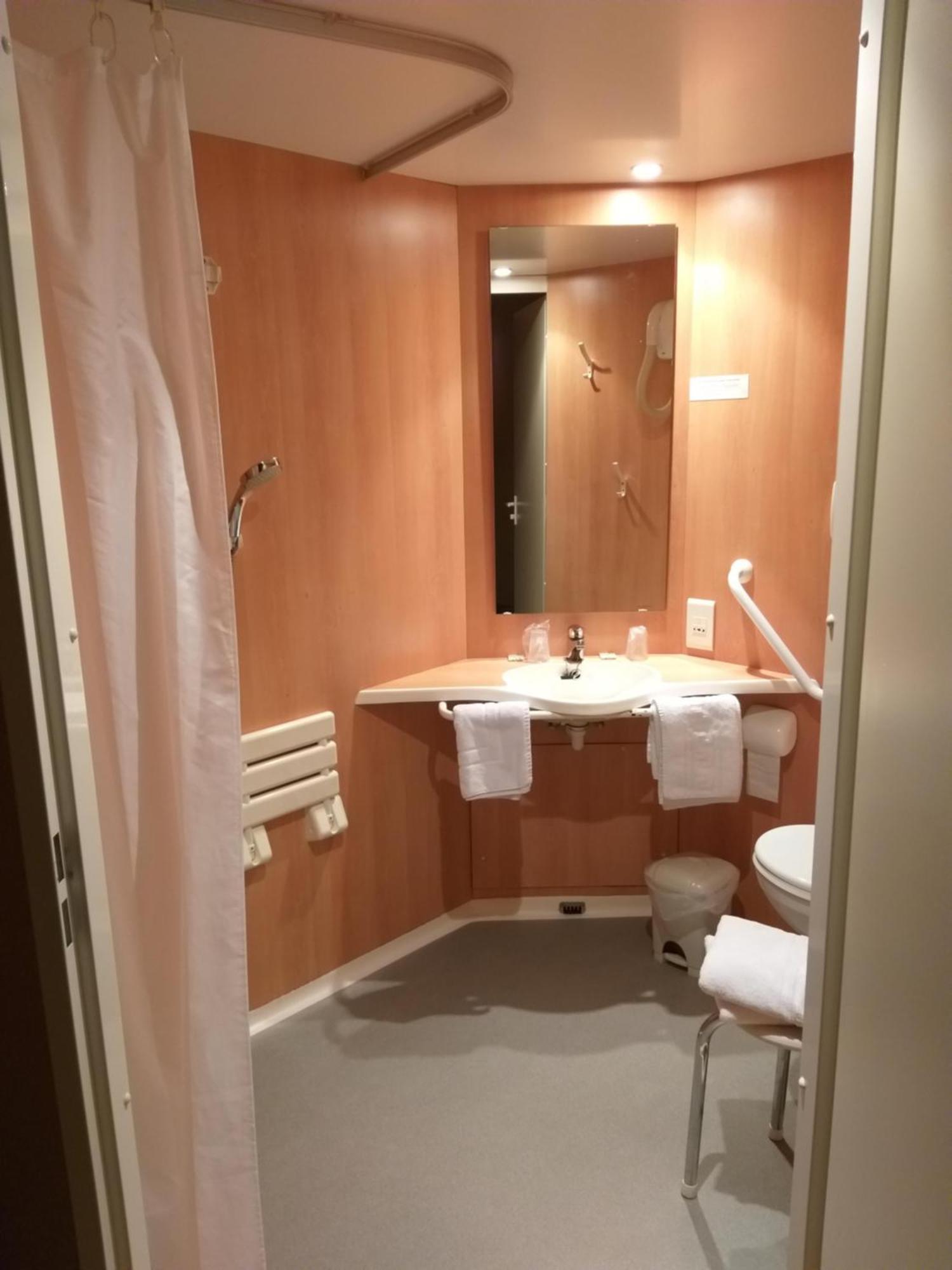 Logis Hotel - Les Paturelles Avesnelles Exteriör bild