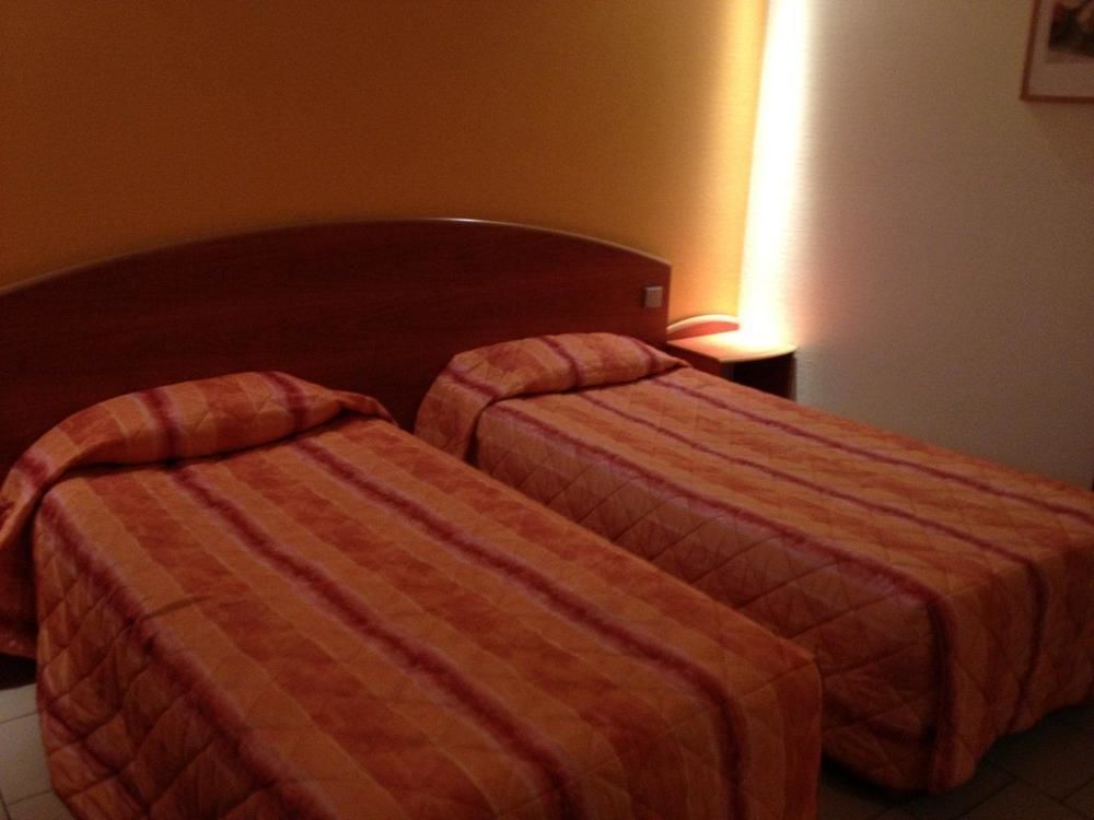 Logis Hotel - Les Paturelles Avesnelles Exteriör bild